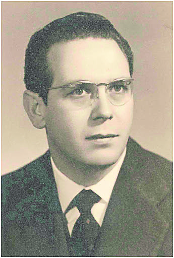  Su apellido es suficiente para ‘viajar’ a su Enciclopedia, El Parvulito o el museo que tiene en su pueblo, La Casa del Maestro’ de Ceadea, en Zamora. |MUSEO CEADEA