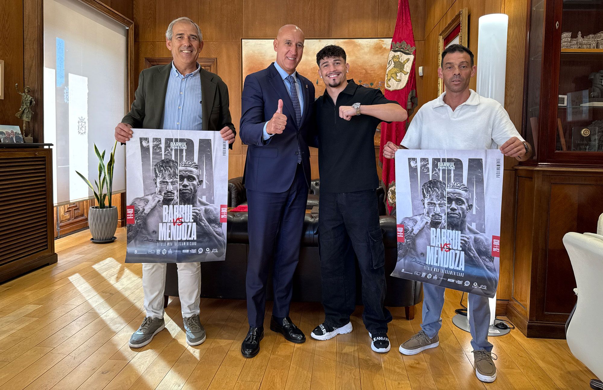 Barrul, durante la presentación del combate en el Ayuntamiento. | L.N.C.