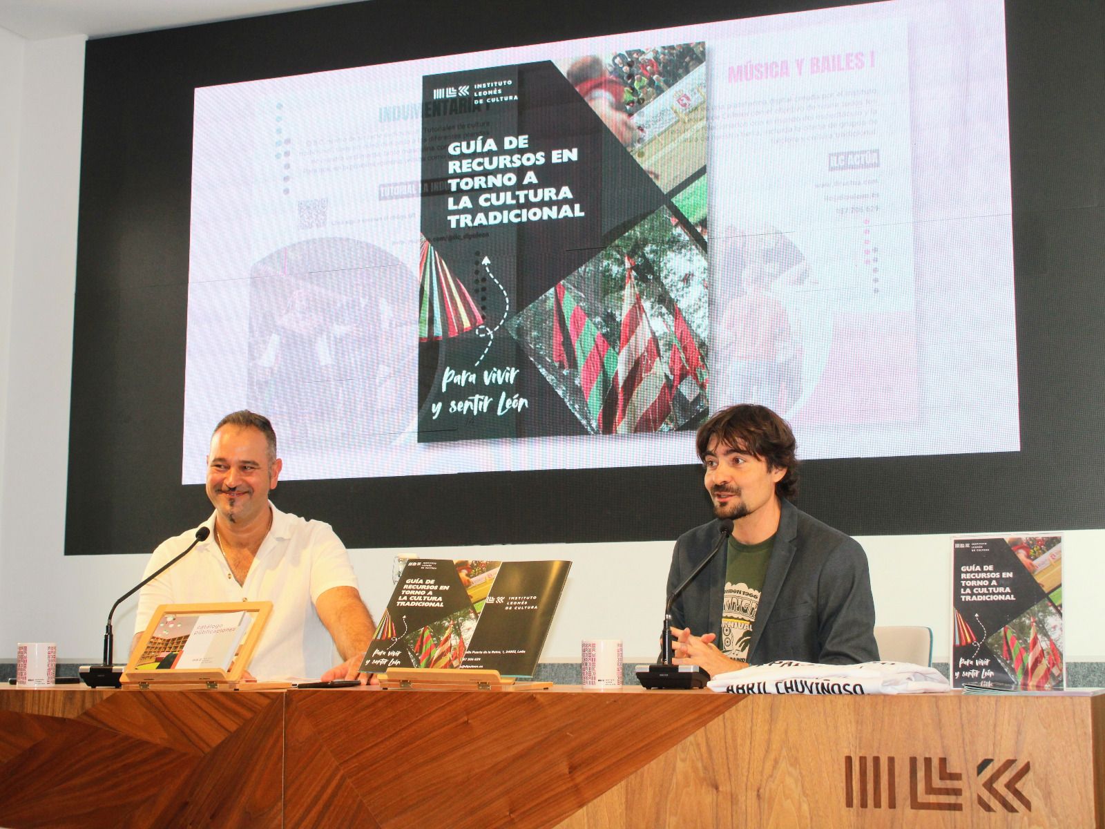 Un instante de la presentación de la guía de recursos en torno a la cultura tradicional leonesa. | L.N.C.