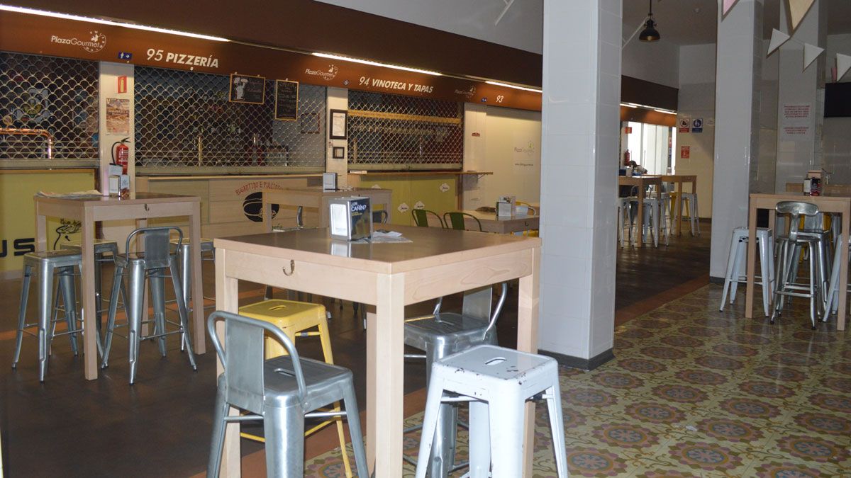 Los puestos de la Plaza Gourmet piden más promoción de sus establecimientos, por parte del Ayuntamiento.| L.N.C. Los puestos de la Plaza Gourmet piden más promoción de sus establecimientos, por parte del Ayuntamiento.| L.N.C.