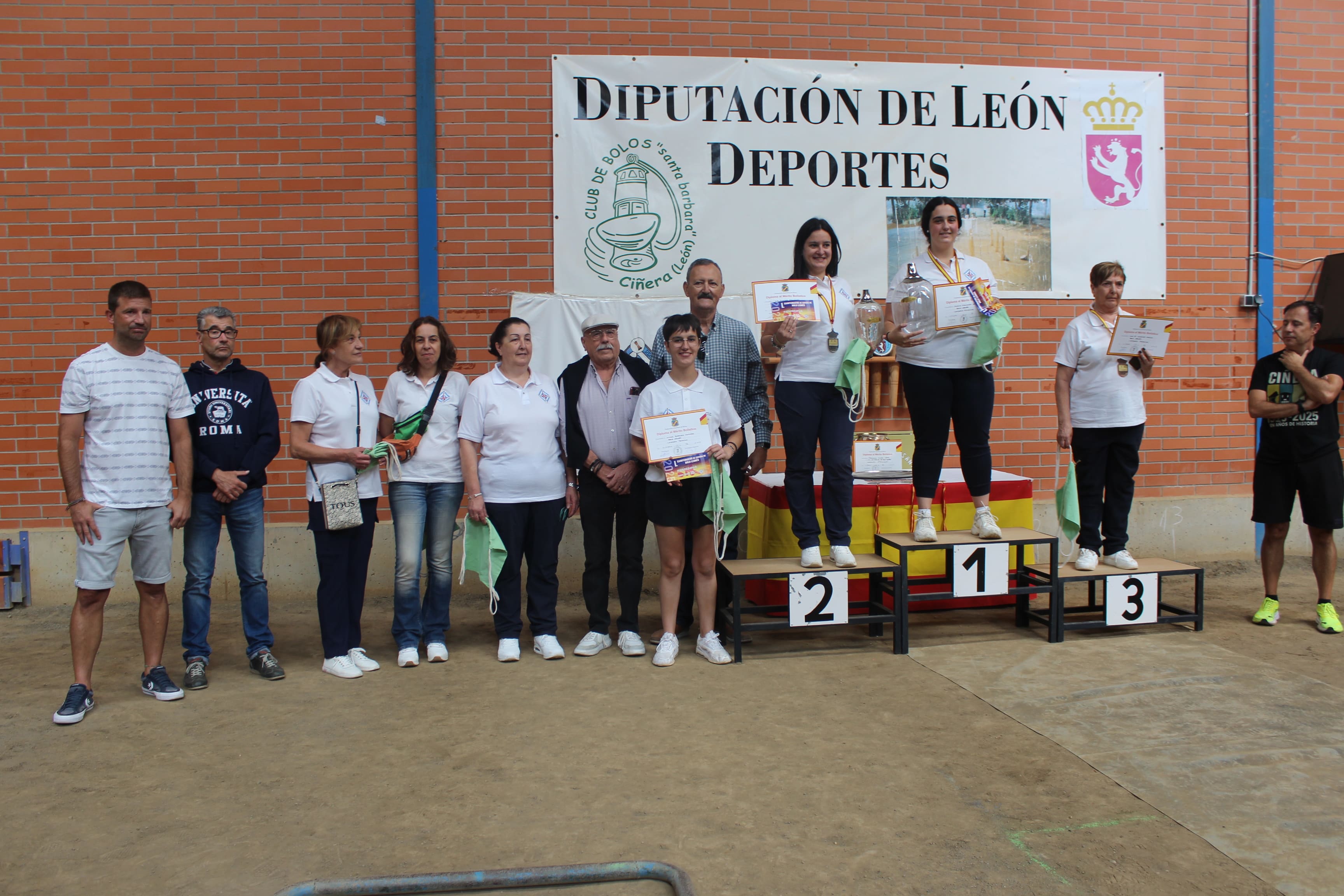 Imagen del podio femenino individual, la gran novedad de la competición.