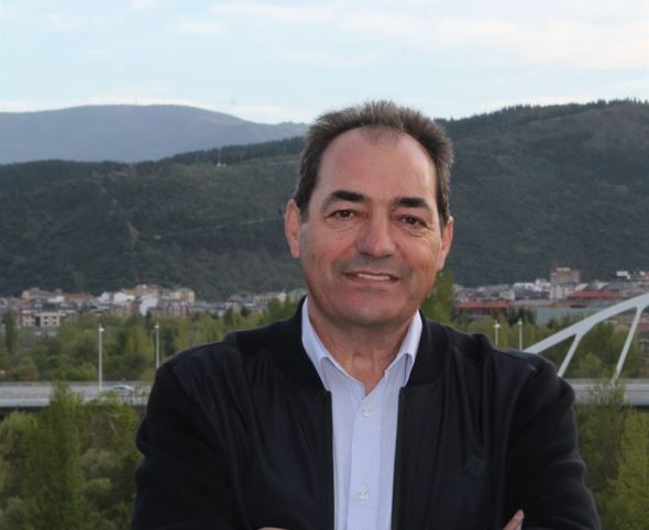 Andrés Buelta fue alcalde pedáneo de Columbrianos.