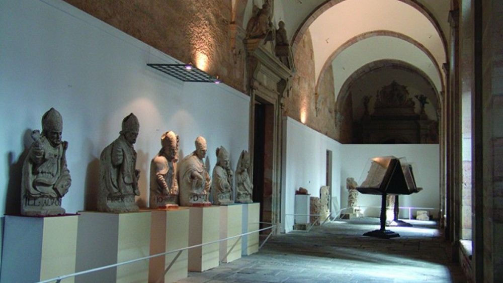 El Museo Catedralicio atesora una gran cantidad de esculturas y patrimonio en su interior. L.N.C. El Museo Catedralicio atesora una gran cantidad de esculturas y patrimonio en su interior. L.N.C.