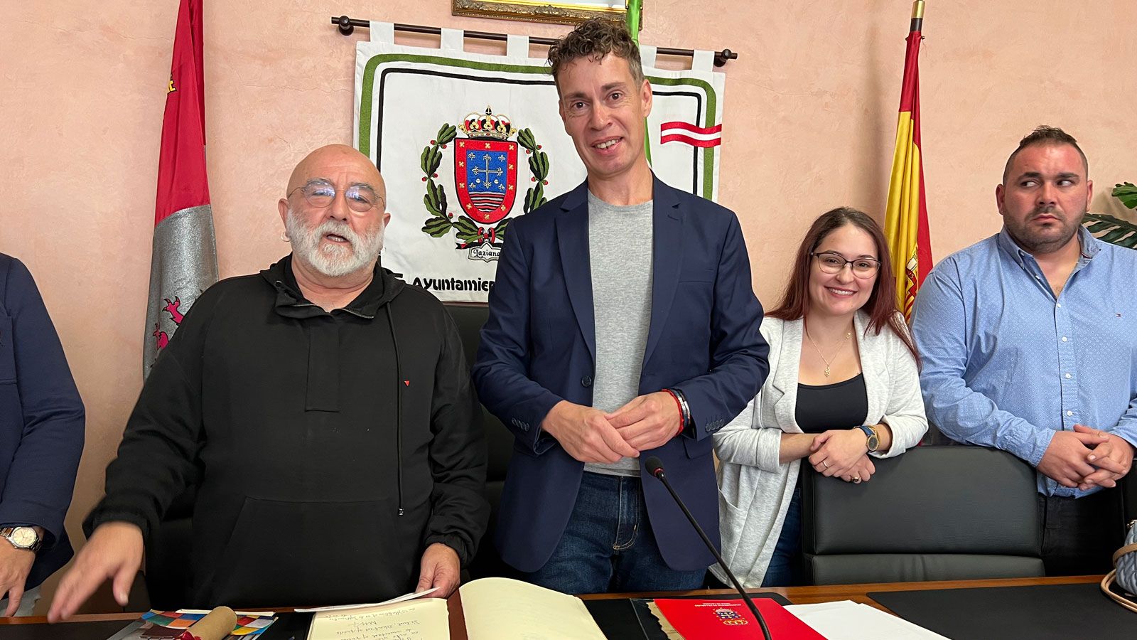 Manolo Sierra, Mario Rivas, Mercedes Fisteus y Cristian Rivas en el acto celebrado ayer en Villablino. | D.R