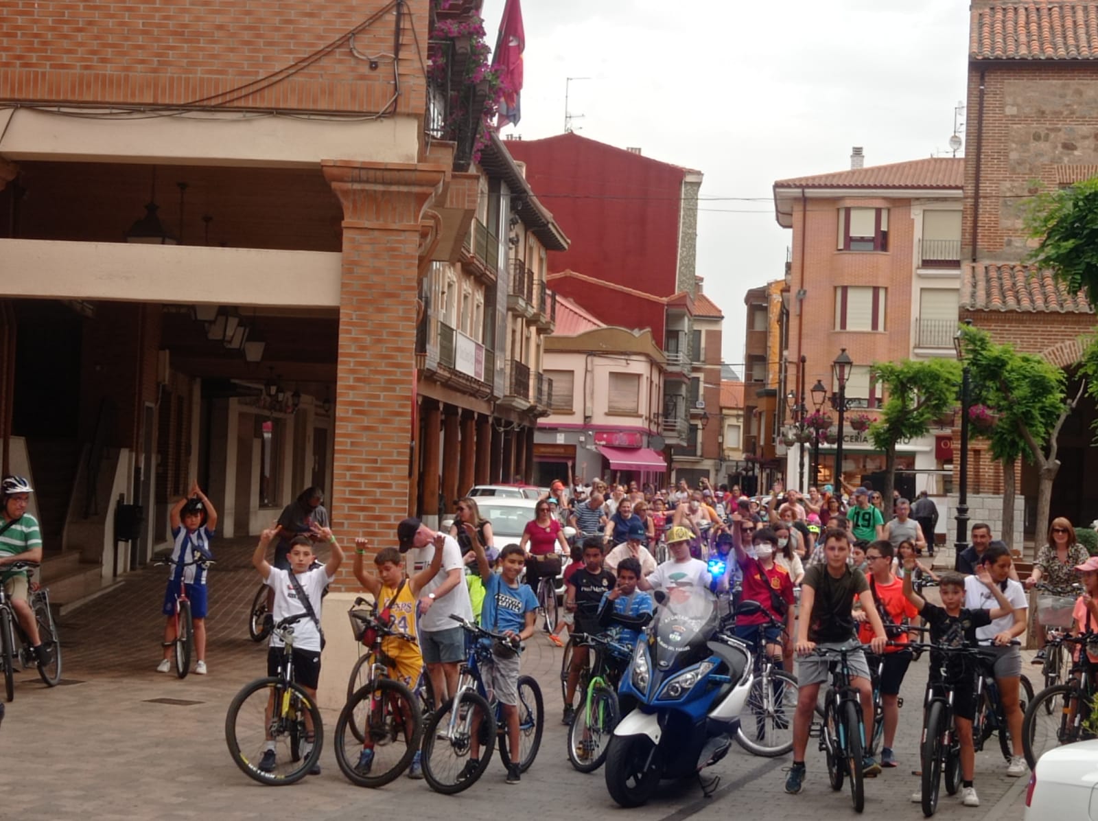 Una edición anterior del Día de la Bici de Santa María del Páramo. | L.N.C.