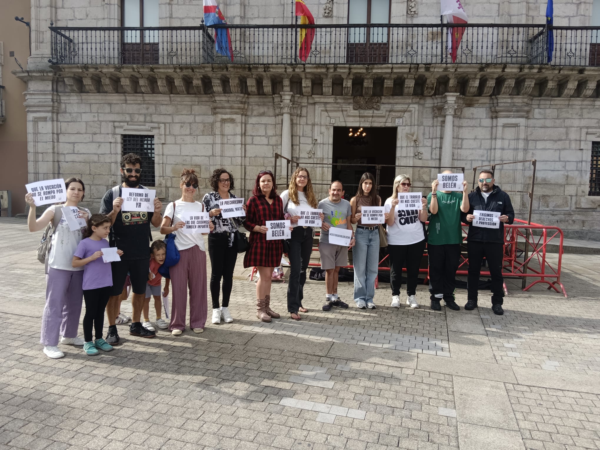 Movilización de los trabajadores de los Servicios Sociales en Ponferrada. 