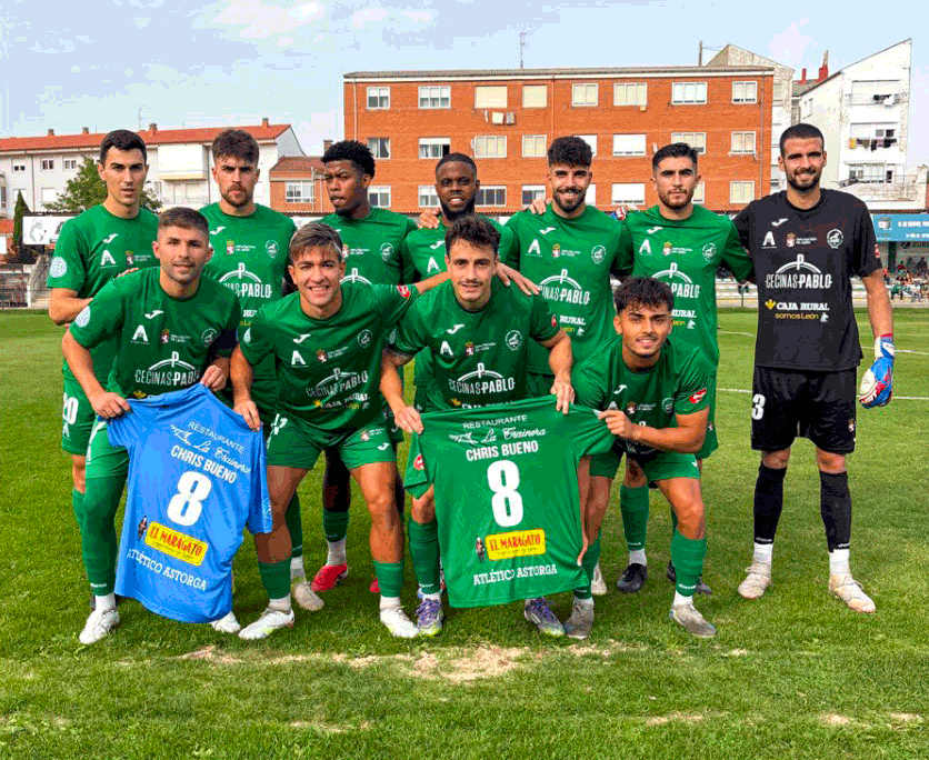 El Astorga volvió a caer en su tercer partido en Segunda Federación, ante el Coruxo en casa. ATLÉTICO ASTORGA