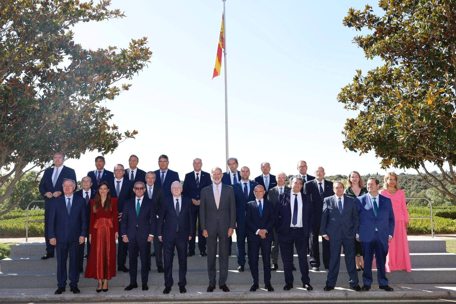 Su Majestad el Rey Don Felipe recibe en audiencia a una representación del Consejo de Cámaras de Comercio de Castilla y León que le entrega la Medalla de Honor de la institución | CASA REAL