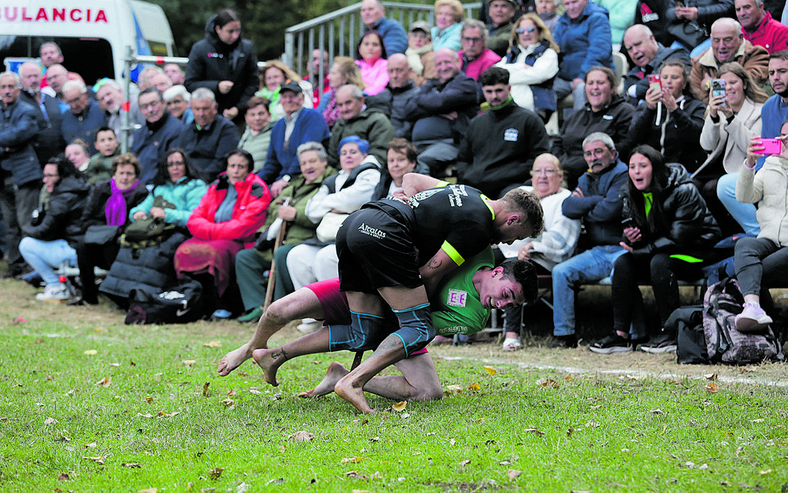 Florián derrotó a Mondelo en semifinales y después ganó el corro para acercarse al liderato / FERNANDO OTERO