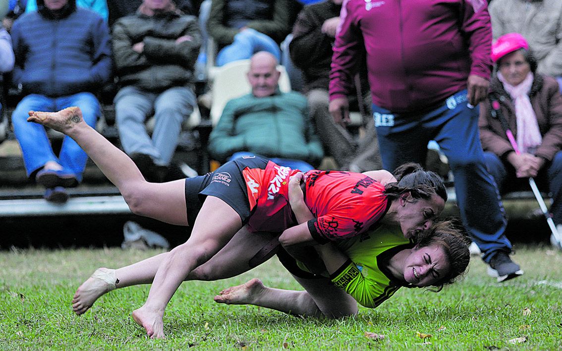 Priscila derrotó en la final de medios a Bea, la final de las campeonas, y logra su primer corro de esta Liga en medios / FERNANDO OTERO