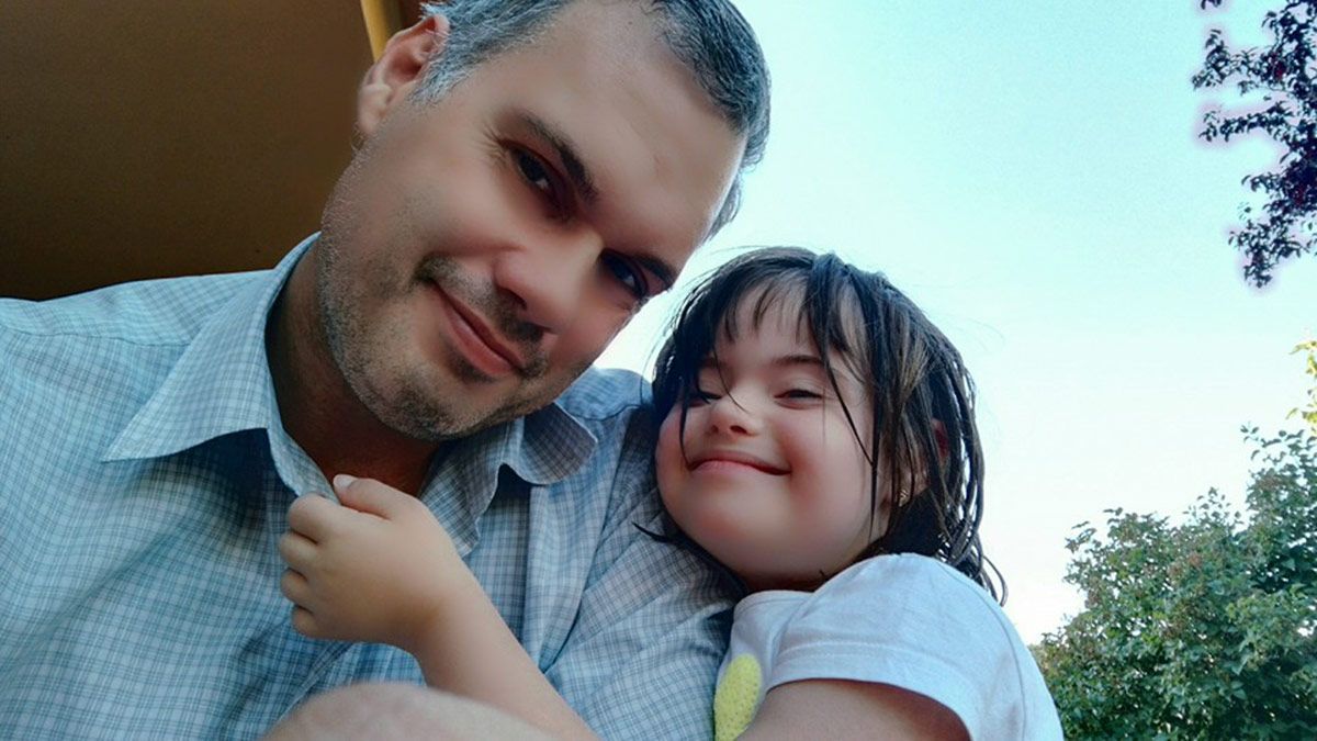 Ángela junto a su padre, José Carlos. | FACEBOOK SÍNDROME DE DOWN