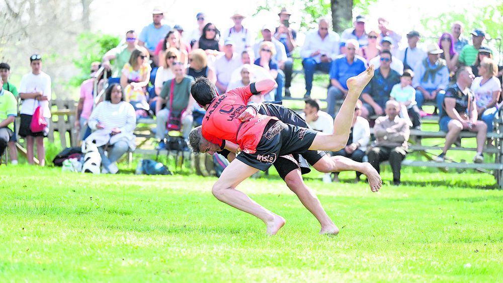Juan Antonio fue uno de los juveniles que compitió en el corro de Camposagrado, el primero de la temporada SAÚL ARÉN