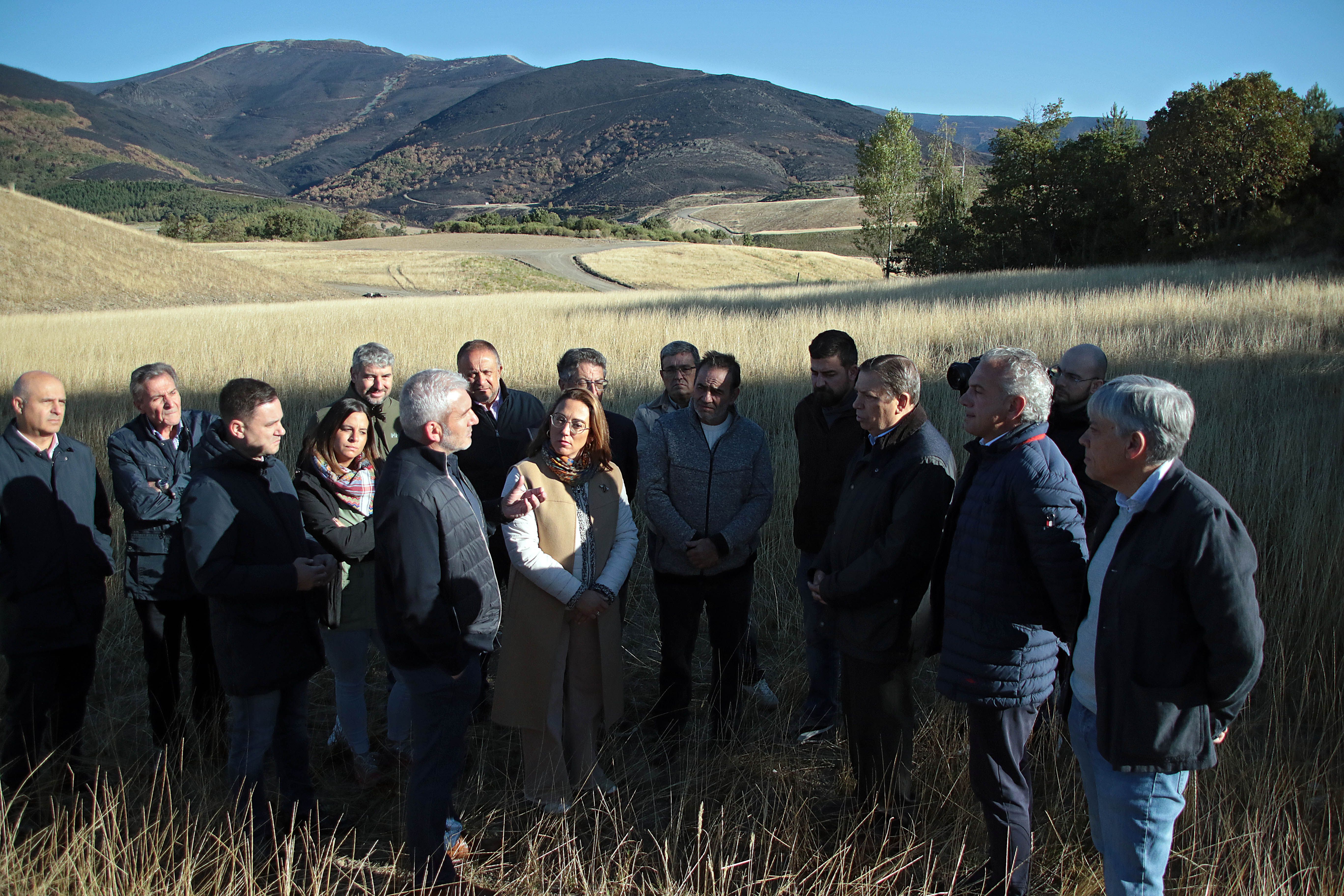 Planas en su visita al ganadero de Tremor de Arriba. | ICAL