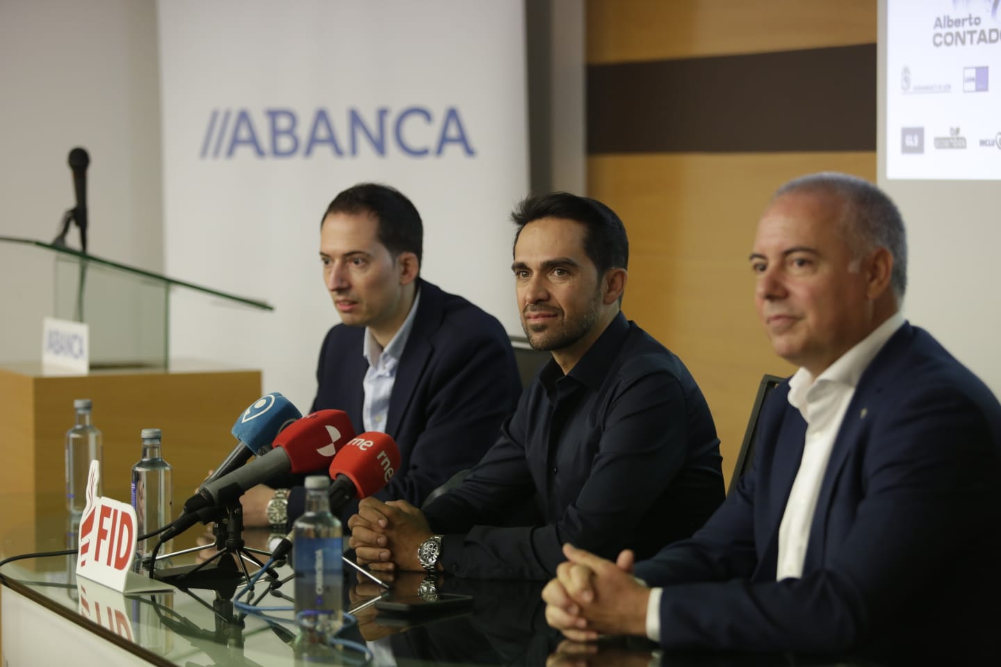 Contador, durante su comparecencia en Abanca. | FERNANDO OTERO