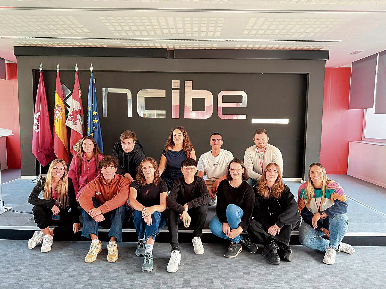 imagen del grupo que conforma la Selección Española de Ciberseguridad. L.N.C.