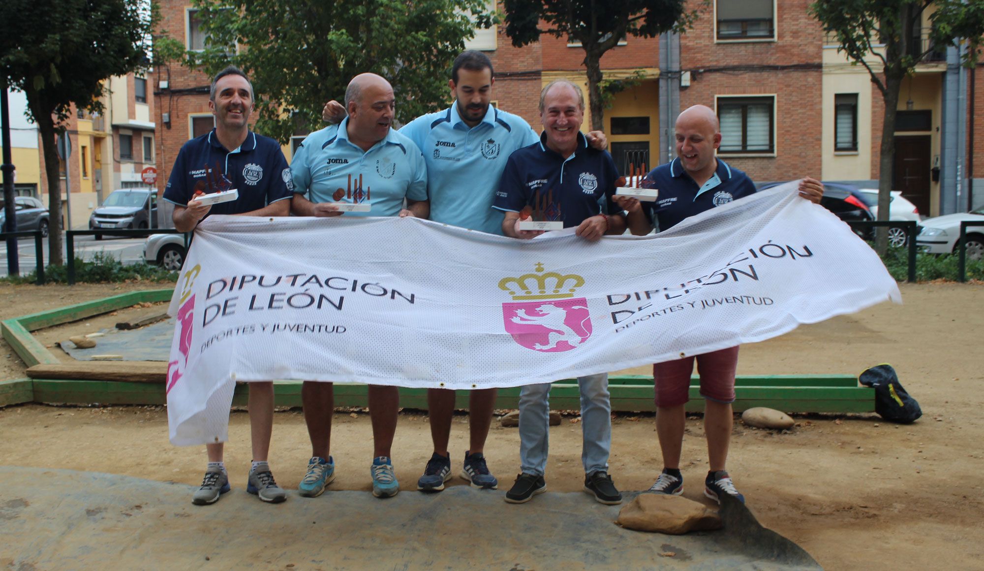 Imagen del equipo ganador de la competición. L.N.C.