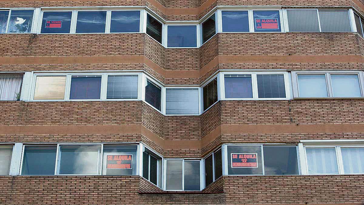 Imagen de un bloque con varios pisos a la espera de ser alquilados. | L.N.C.