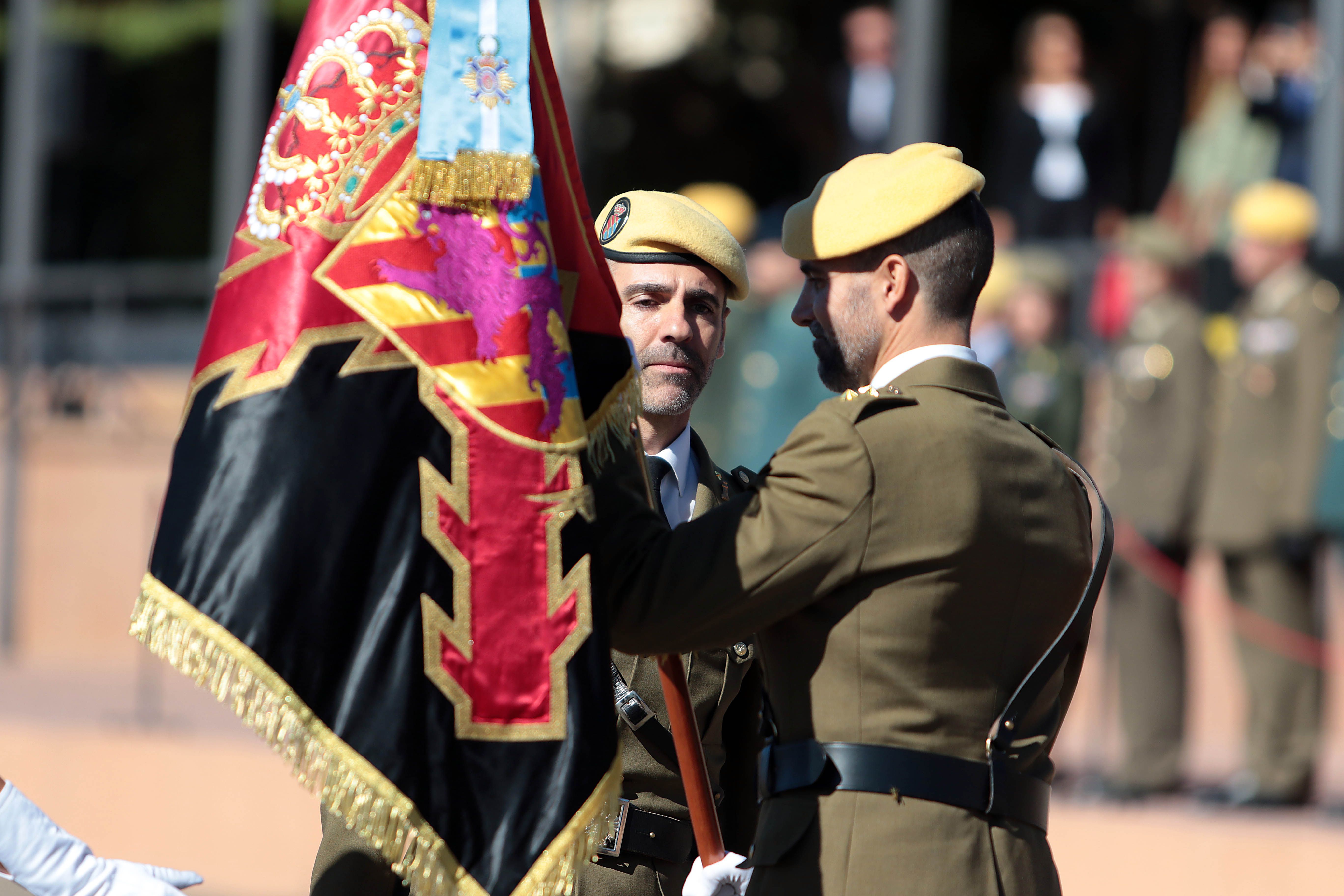 Una de las imágenes que dejó el acto en la base del Ferral. | ICAL