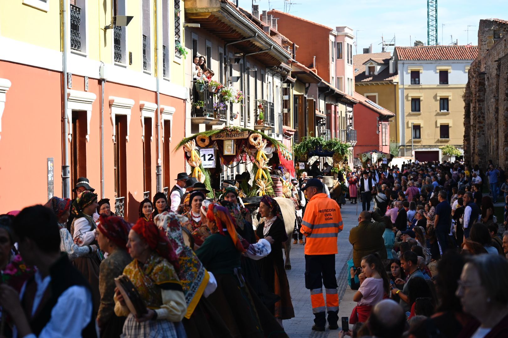 El desfile y concurso de carros engalanados