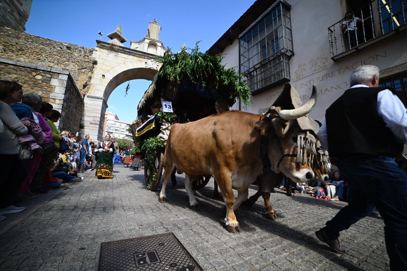 El desfile y concurso de carros engalanados