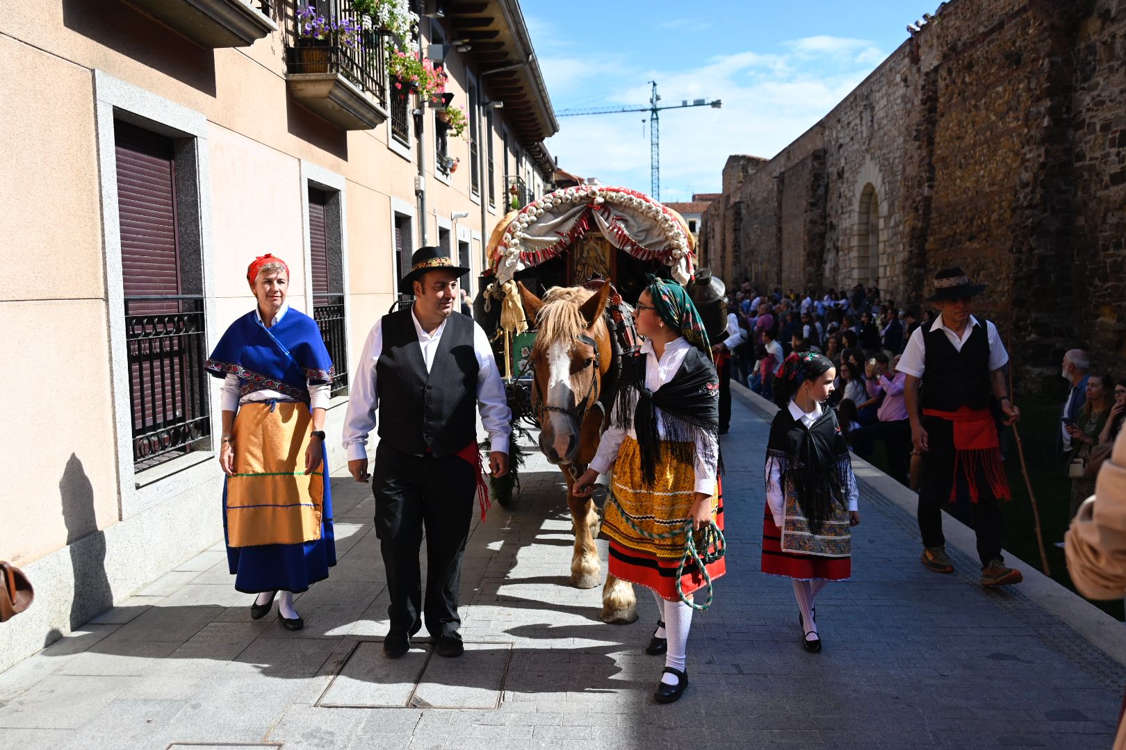 El desfile y concurso de carros engalanados