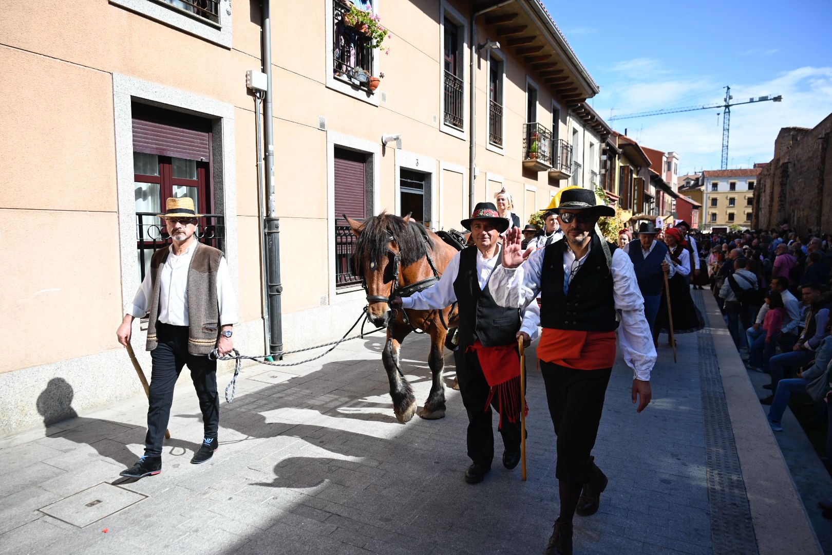 El desfile y concurso de carros engalanados