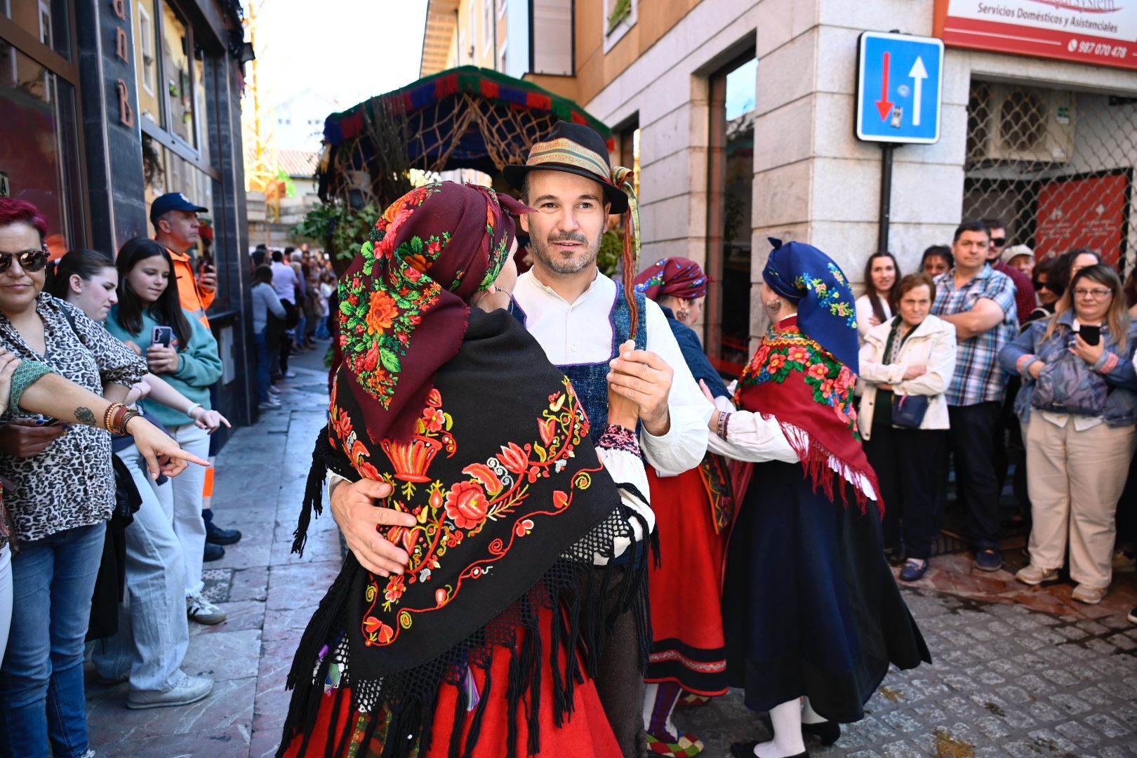 El desfile y concurso de carros engalanados