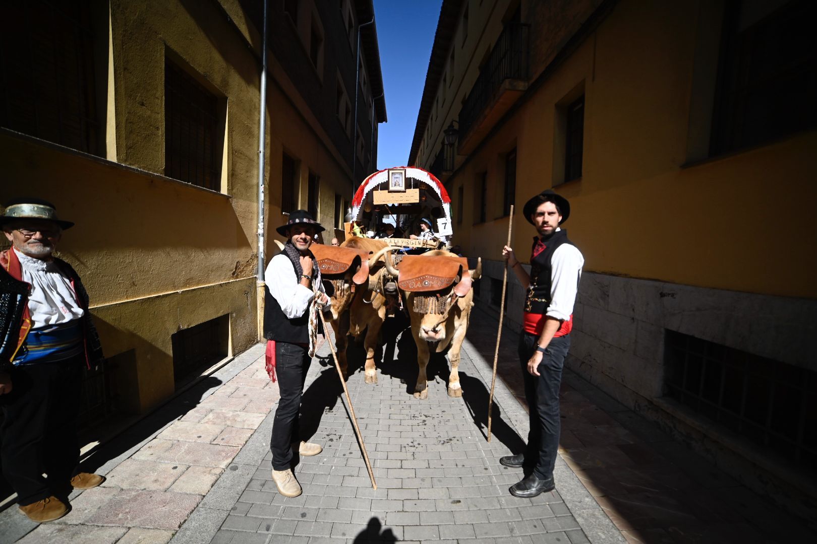 El desfile y concurso de carros engalanados
