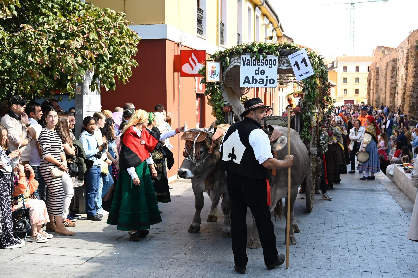 El desfile y concurso de carros engalanados