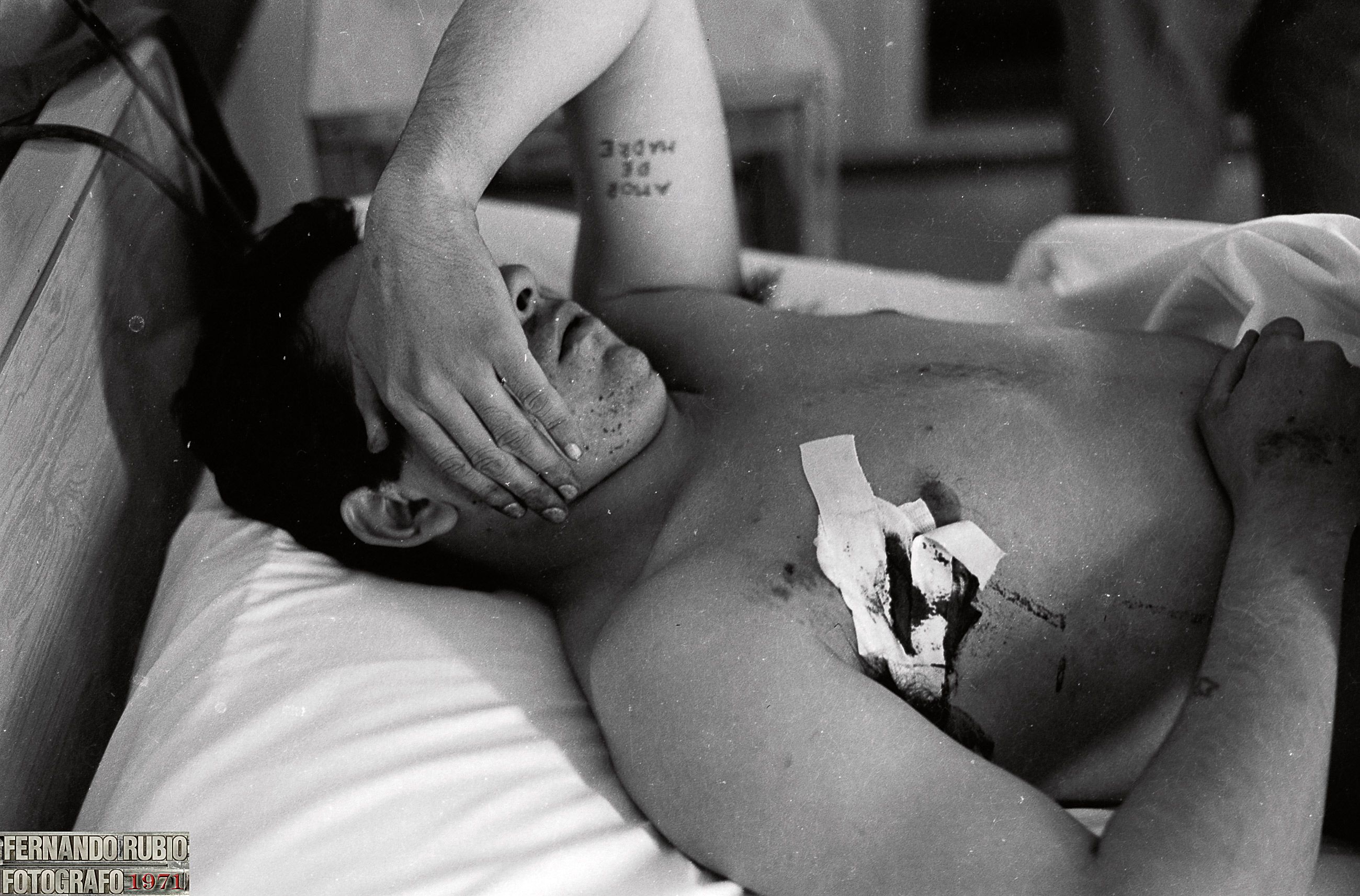 Otro suceso que tuvo gran repercusión en la ciudad, un robo en el Banco de Bilbao, el atracador resultó que herido en el hospital (1978). | FERNANDO RUBIO