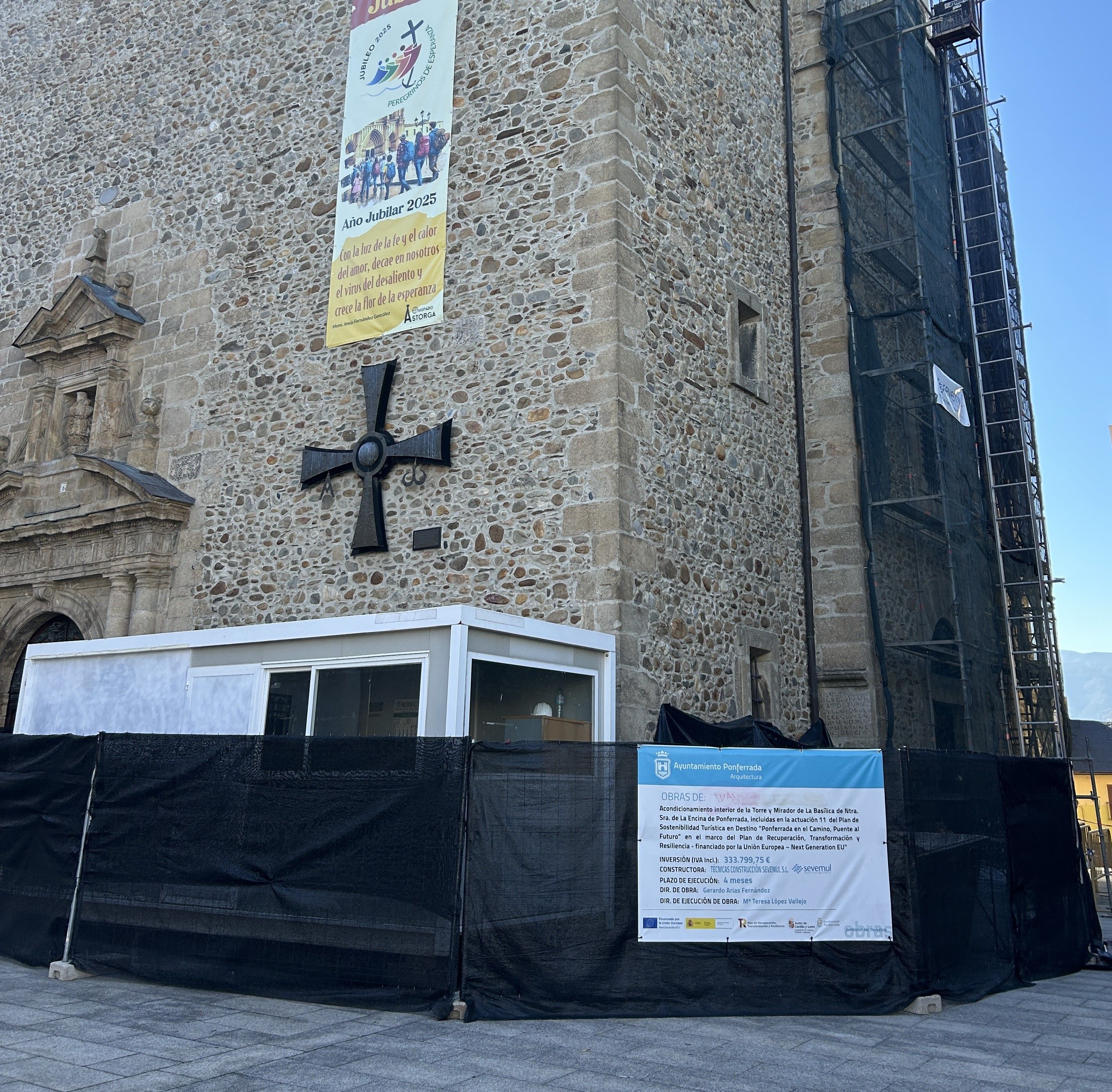Obras en la basílica de La Encina. 
