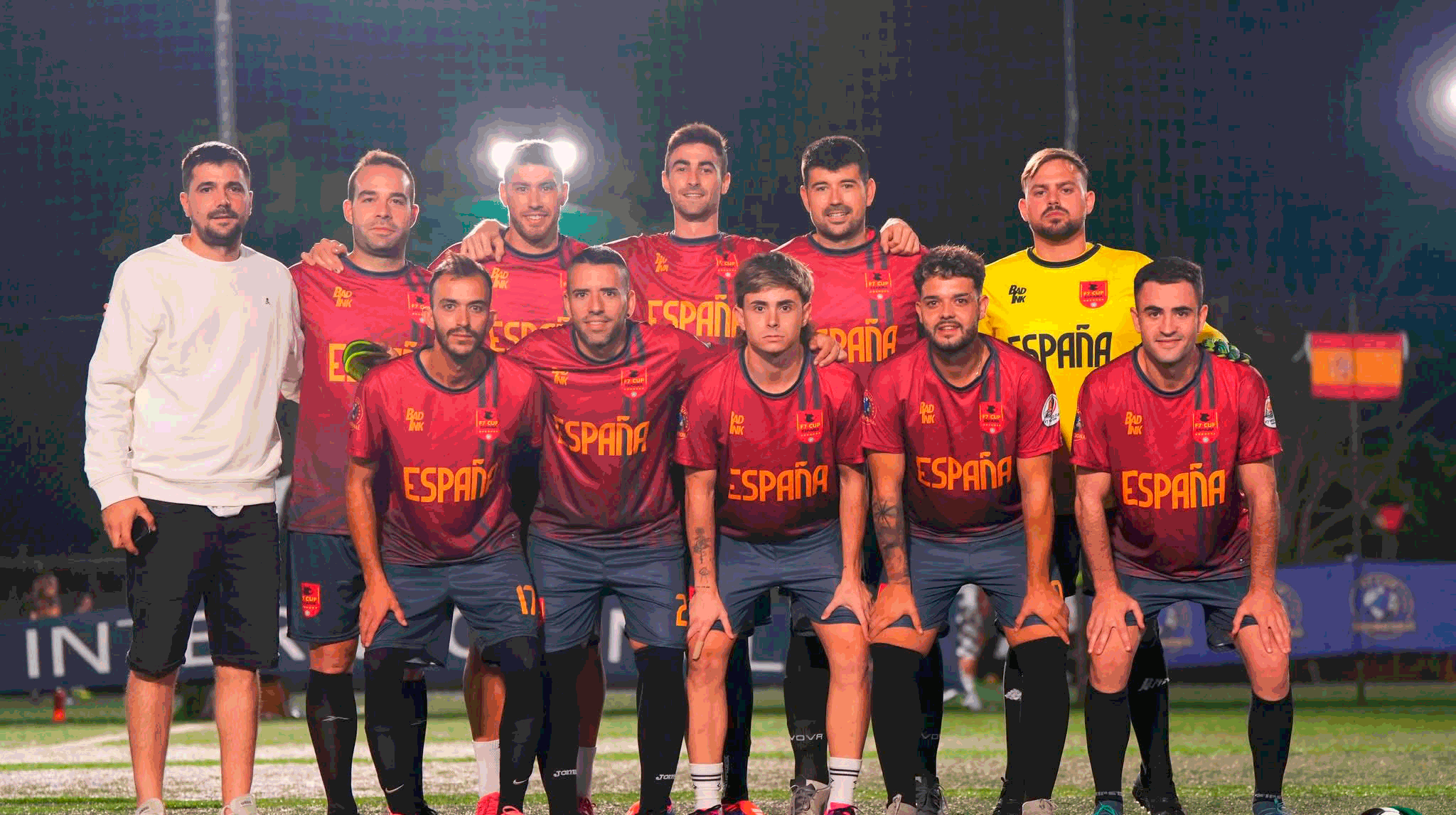 El berciano Alejandro Iglesias Frey, arriba a la derecha, formó parte del combinado español en el Mundial de Fútbol 7 disputado en Italia. F7CUP