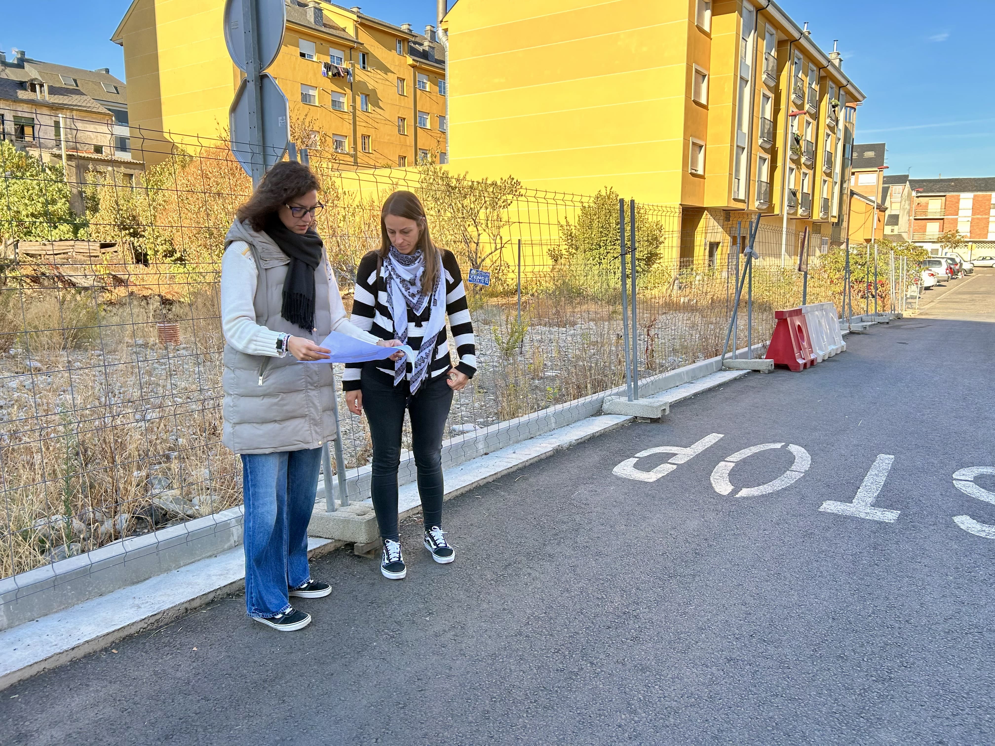 Calle Badajoz, en el barrio ponferradino de Flores del Sil.