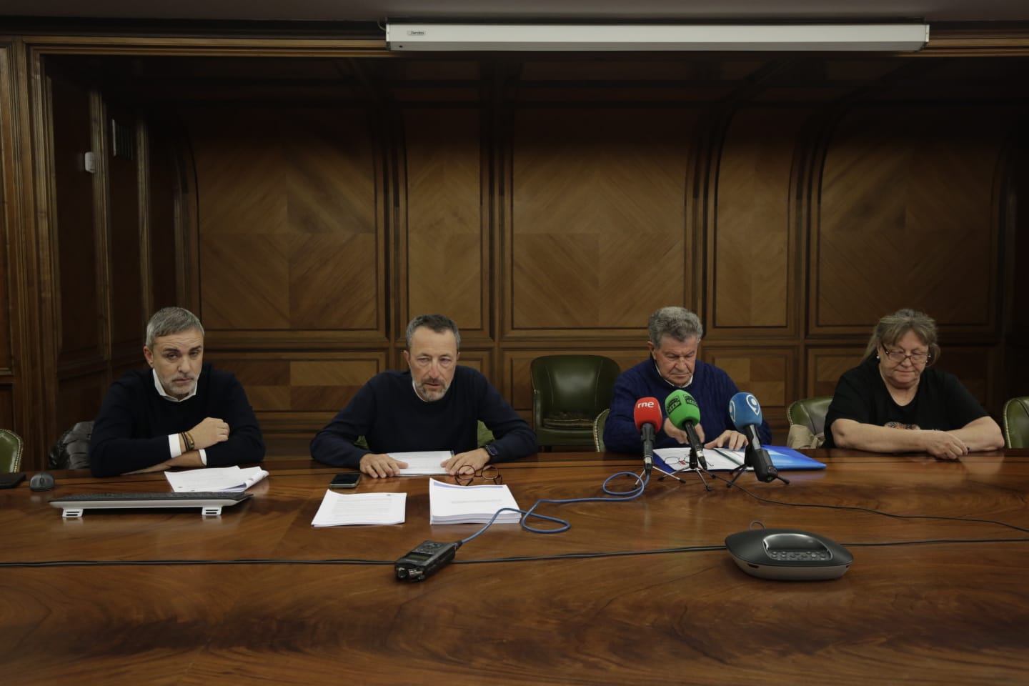 La Junta Vecinal de Armunia denuncia la situación del barrio | FERNANDO OTERO