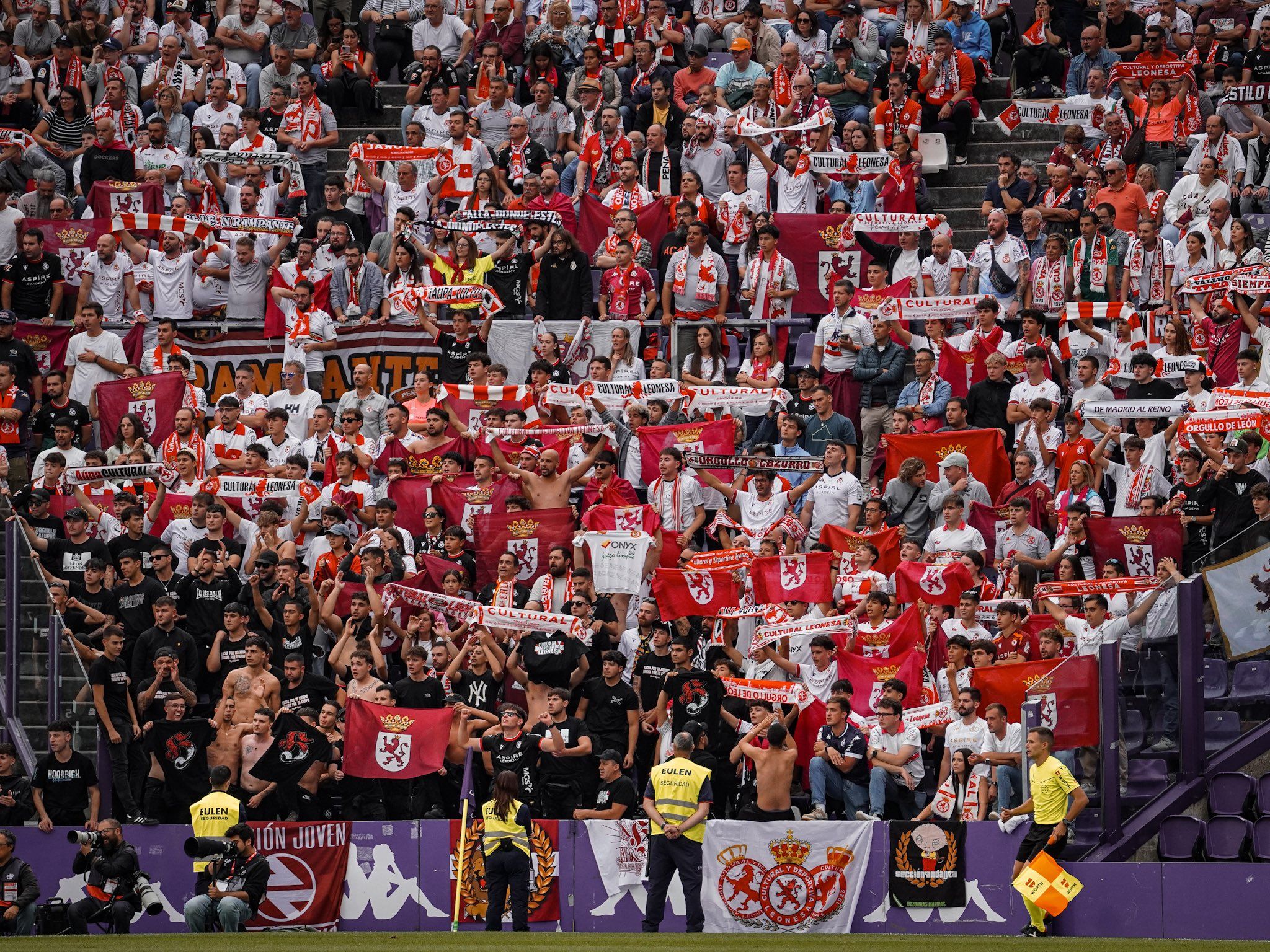 Imagen de la afición de la Cultural en Valladolid. | CYD