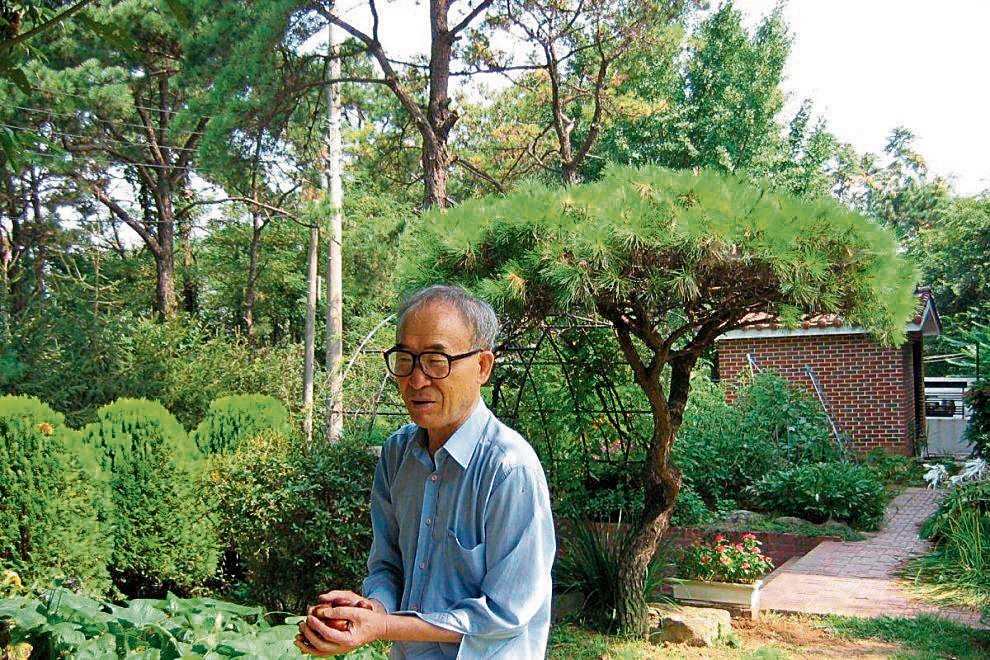 El coreano Ko Un recorrió medio mundo para poder estar en León y recibir el Premio Leteo este sábado en el Auditorio.