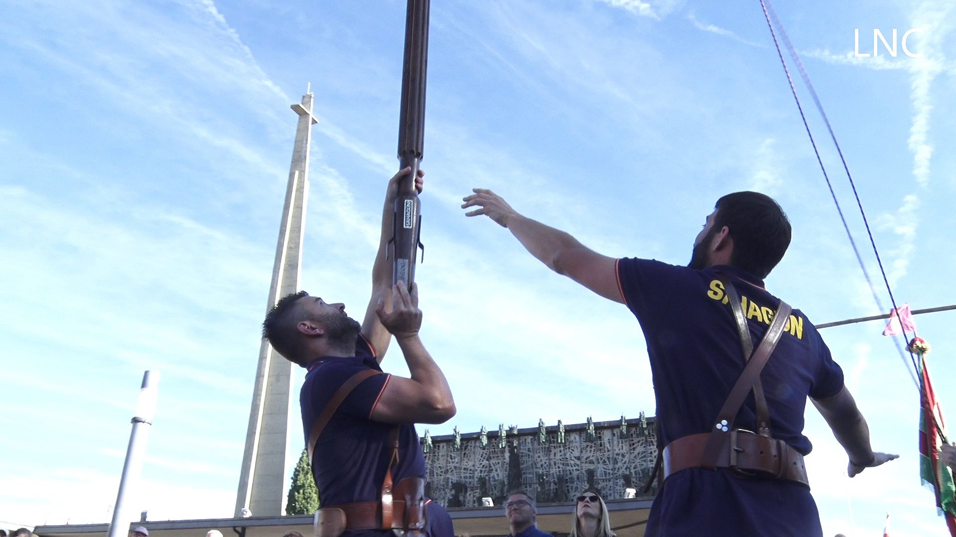 León camina unido hacia su historia con la romería a La Virgen del Camino | LAURA PASTORIZA