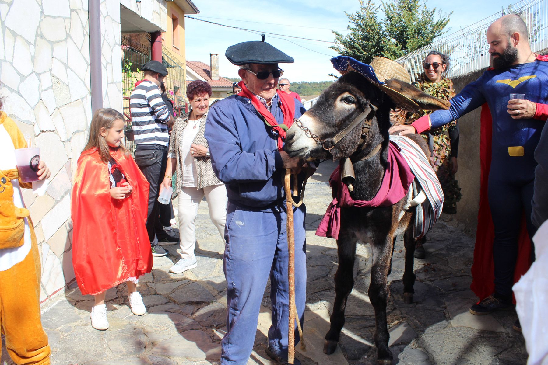 La Devesa de Boñar recuperó este domingo con todo su esplendor la celebración de la tradicional diana. | ALFREDO HURTADO