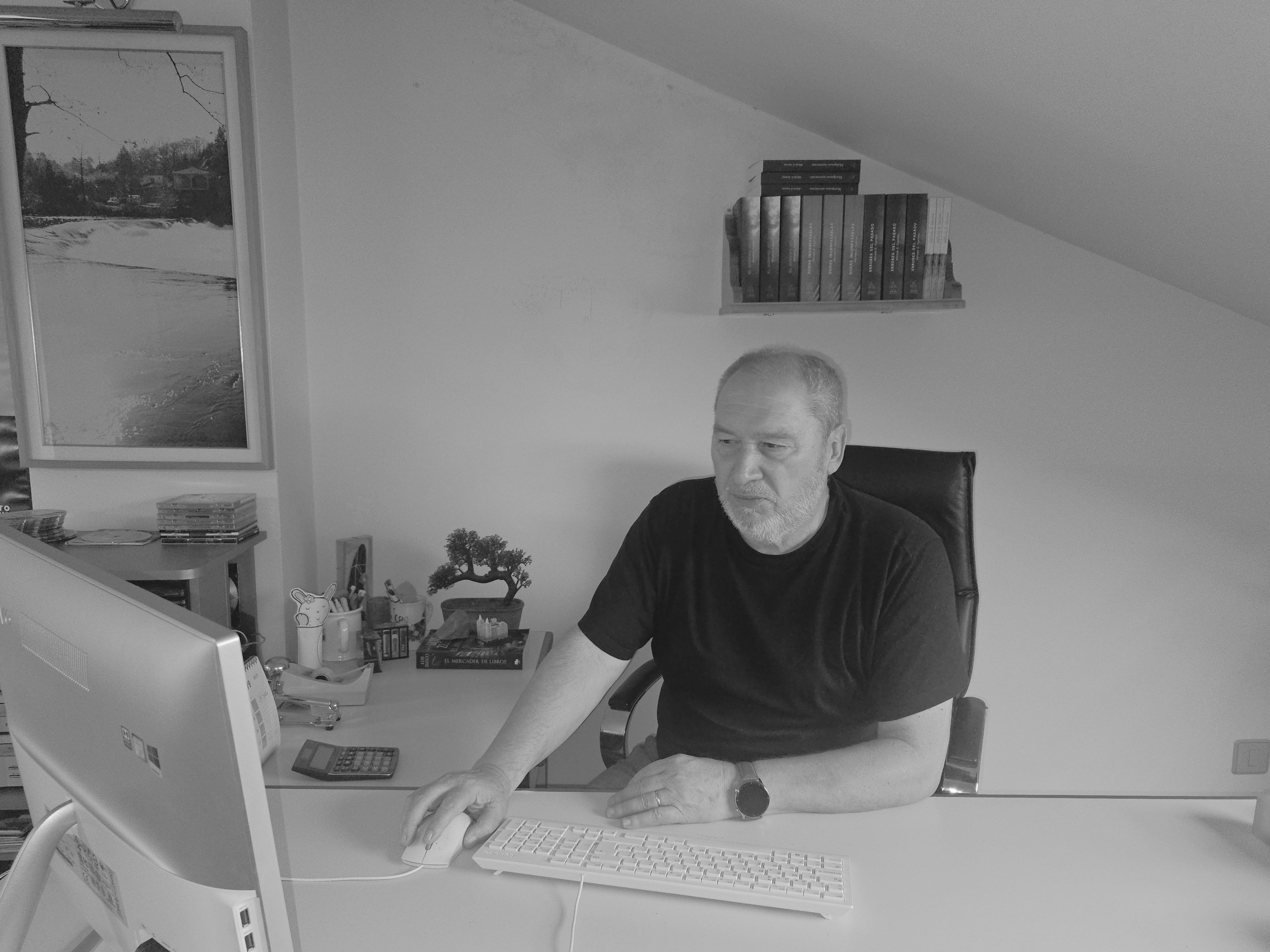 Alfredo E. Fuertes es el autor de ‘Mariposas nocturnas’. | ANA MARÍA FUERTES