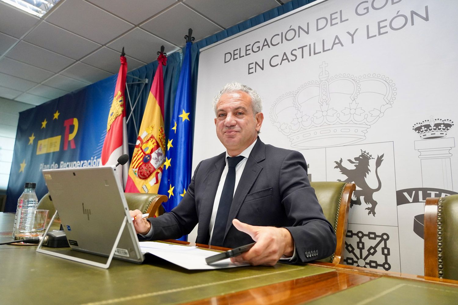 El delegado del Gobierno, Nicanor Sen, presentando las inversiones del Gobierno en Castilla y León. | ICAL