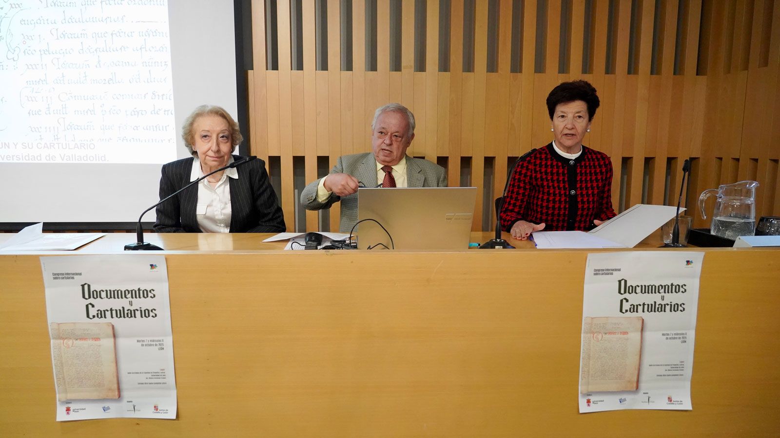 Gonzalo Santonja en la clausura del II Congreso Internacional de Documentos y Cartularios. | CAMPILLO