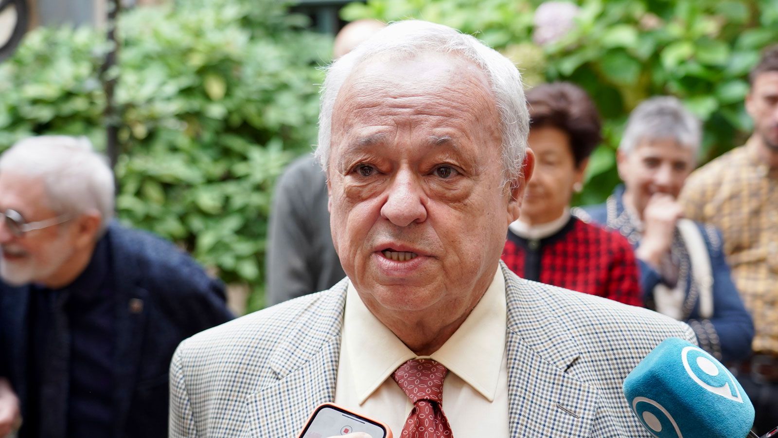 El consejero Gonzalo Santonja recordó la sanción leve a la Catedral de León por no cumplir con las visitas gratuitas. | CAMPILLO