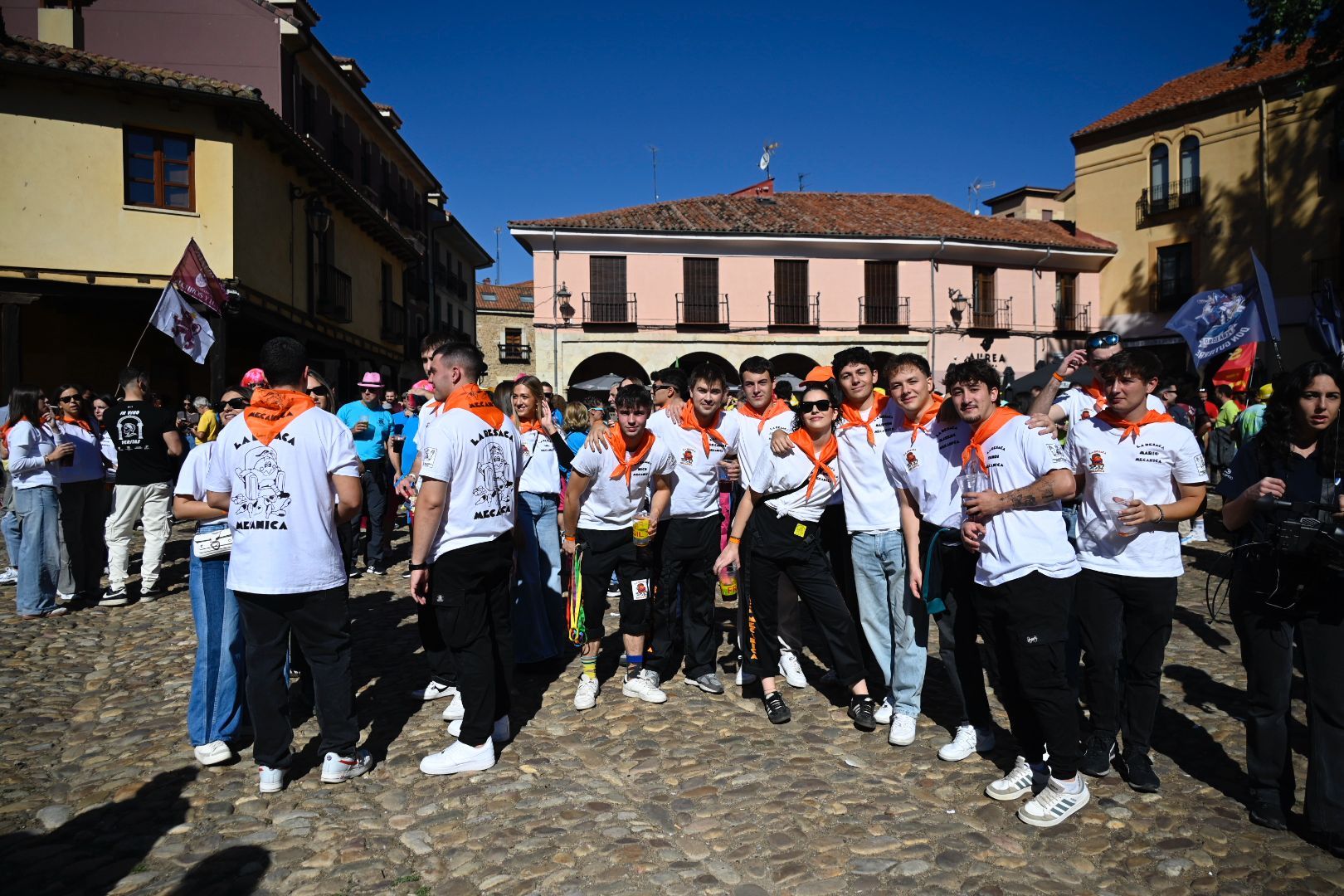 Celebración del Día de las Peñas en León. | SAÚL ARÉN