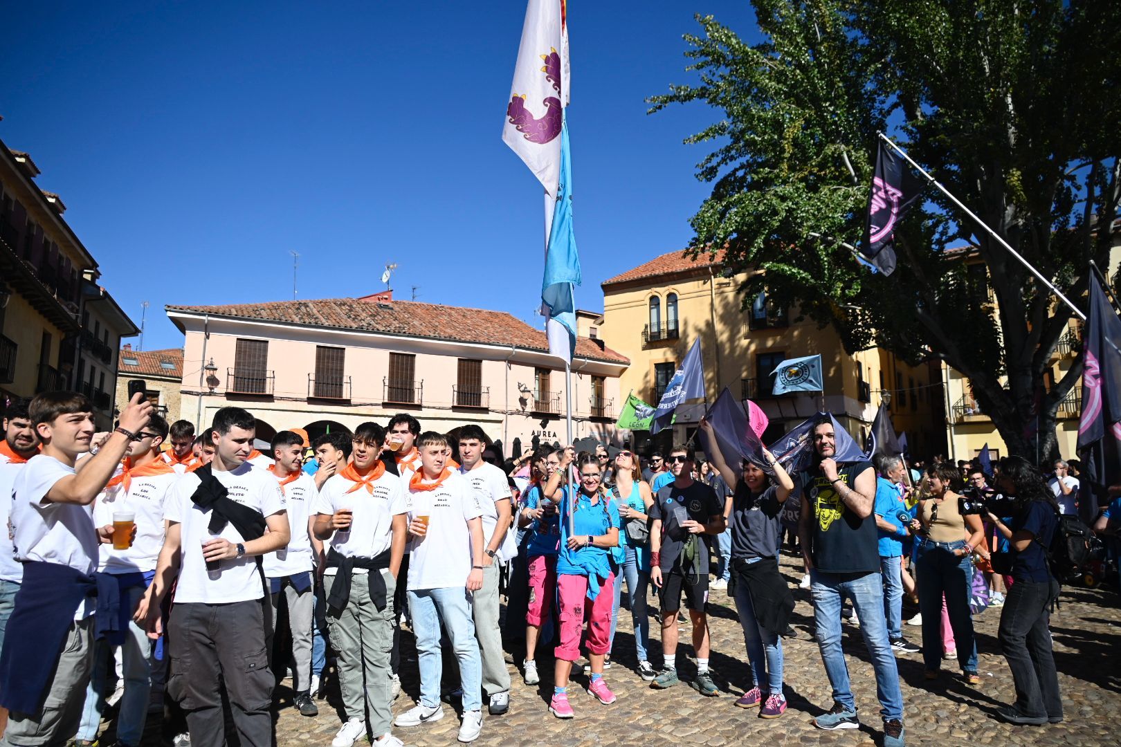 Celebración del Día de las Peñas en León. | SAÚL ARÉN