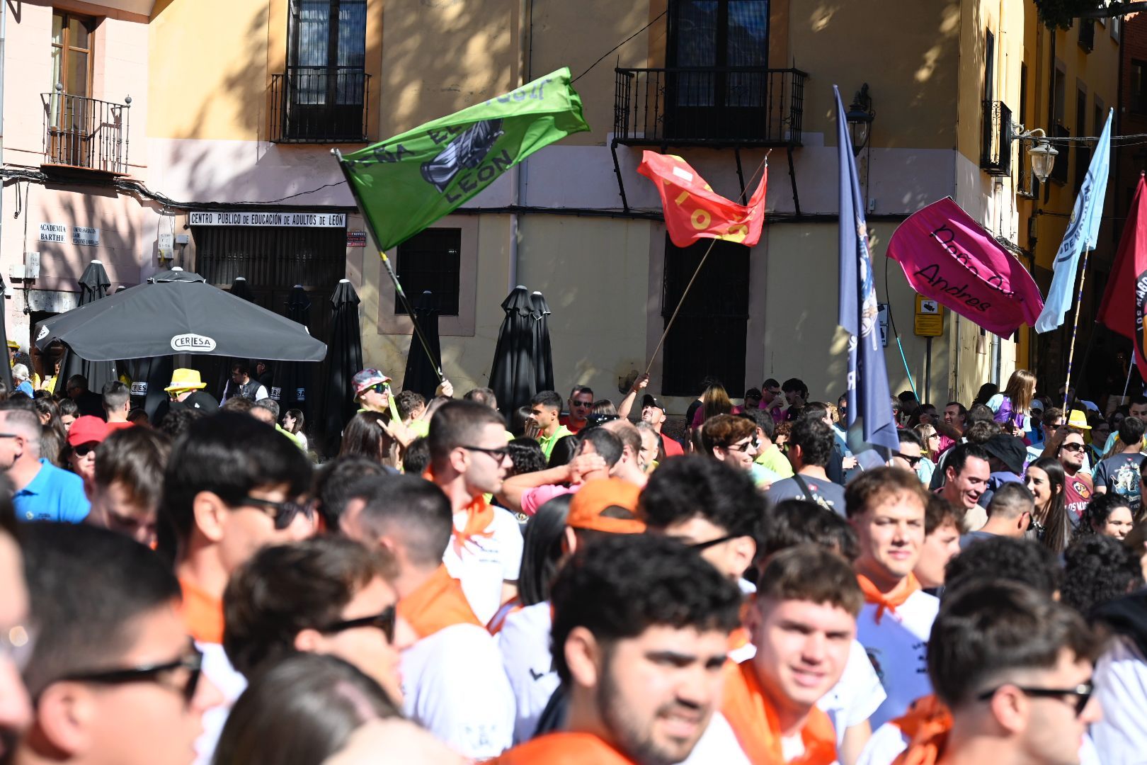 Celebración del Día de las Peñas en León. | SAÚL ARÉN