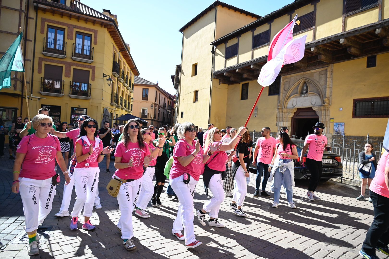 Celebración del Día de las Peñas en León. | SAÚL ARÉN