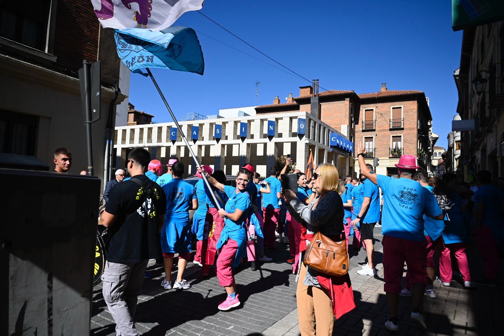 Celebración del Día de las Peñas en León. | SAÚL ARÉN