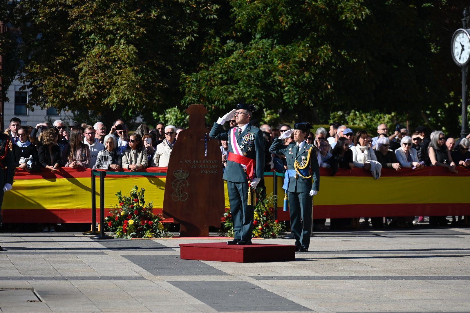La Guardia Civil de León rinde honores a su patrona. | SAÚL ARÉN