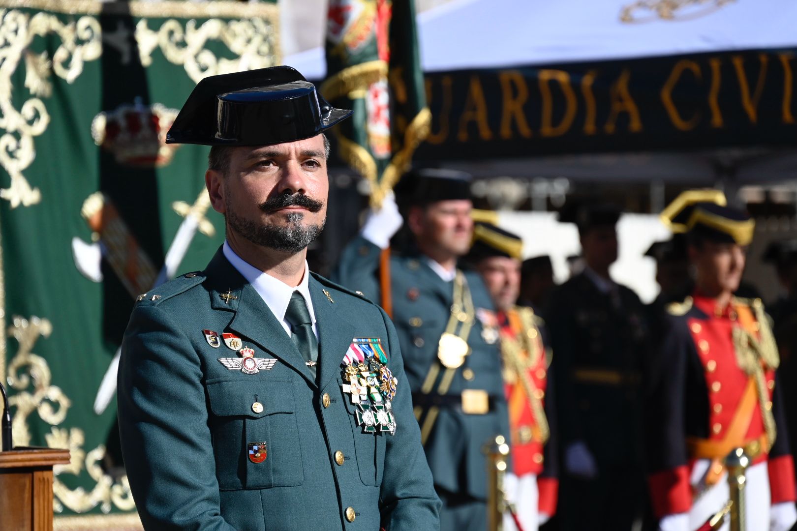 La Guardia Civil de León rinde honores a su patrona. | SAÚL ARÉN