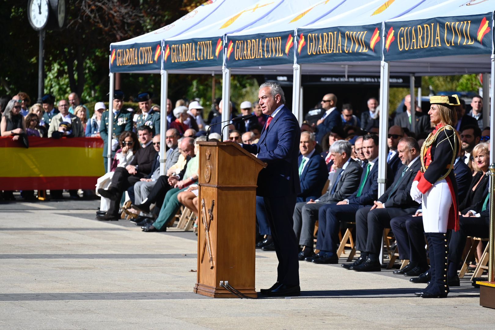 La Guardia Civil de León rinde honores a su patrona. | SAÚL ARÉN